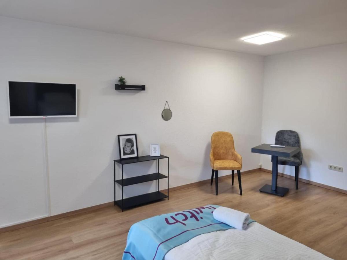 Twitch Apartment Achim